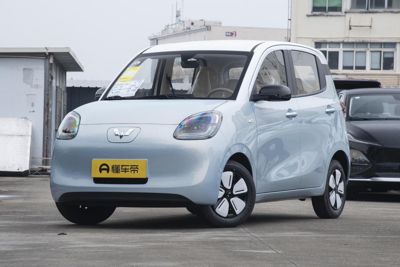月销量冲到5.6万台，这款5万级代步小车，可是比特斯拉还火爆！
在新能源汽车市场