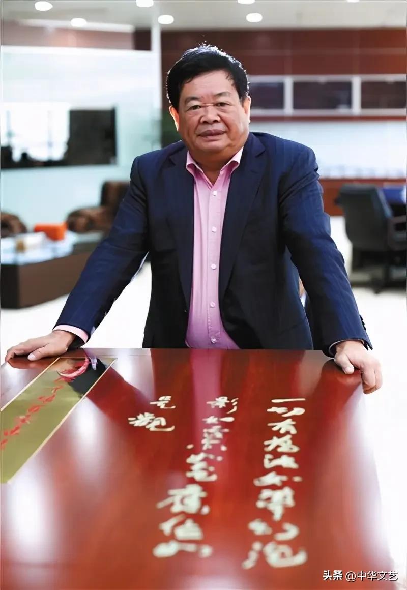 曹德旺今年80岁，此前已获“感动福建”2025年度人物等荣誉！

教育领域核心捐