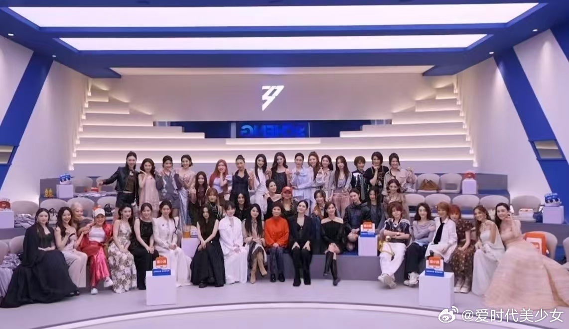 浪姐小考完全毕业晚会台词和现场氛围相辅相成，没有华丽的辞藻，都是最朴实的心里话，
