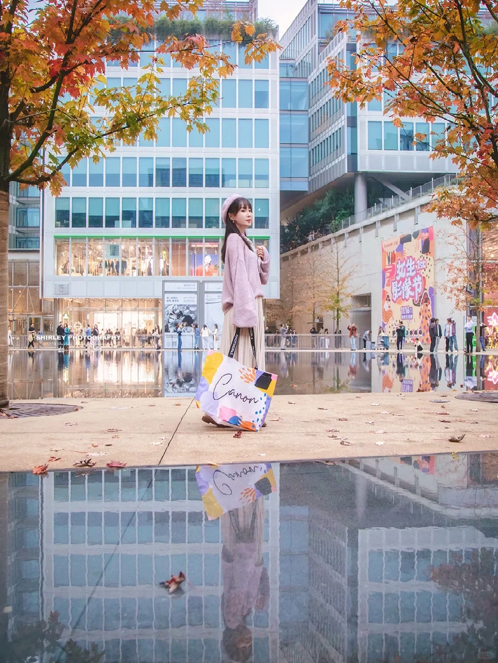 在杭州天目里，与满目红叶的深秋相逢