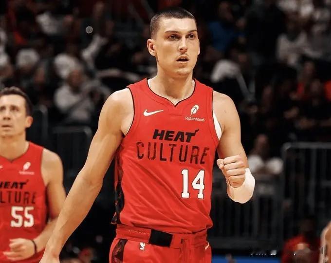 根据记者Ira Winderman的消息，热火队后卫希罗接受的核磁共振检查显示，