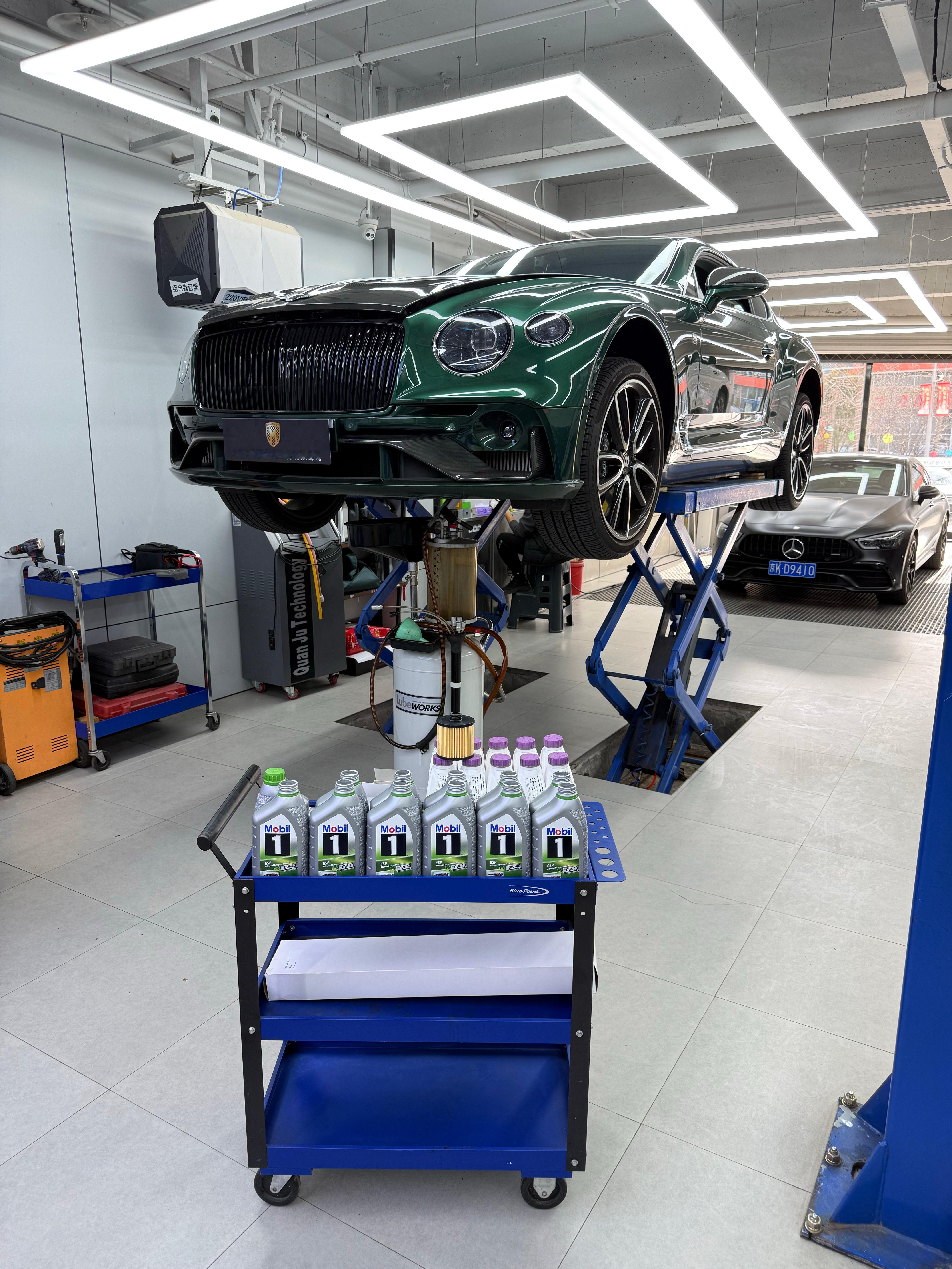 午后给W12的宾利欧陆GT做个保养⛽️宾利欧陆汽车保养与维修