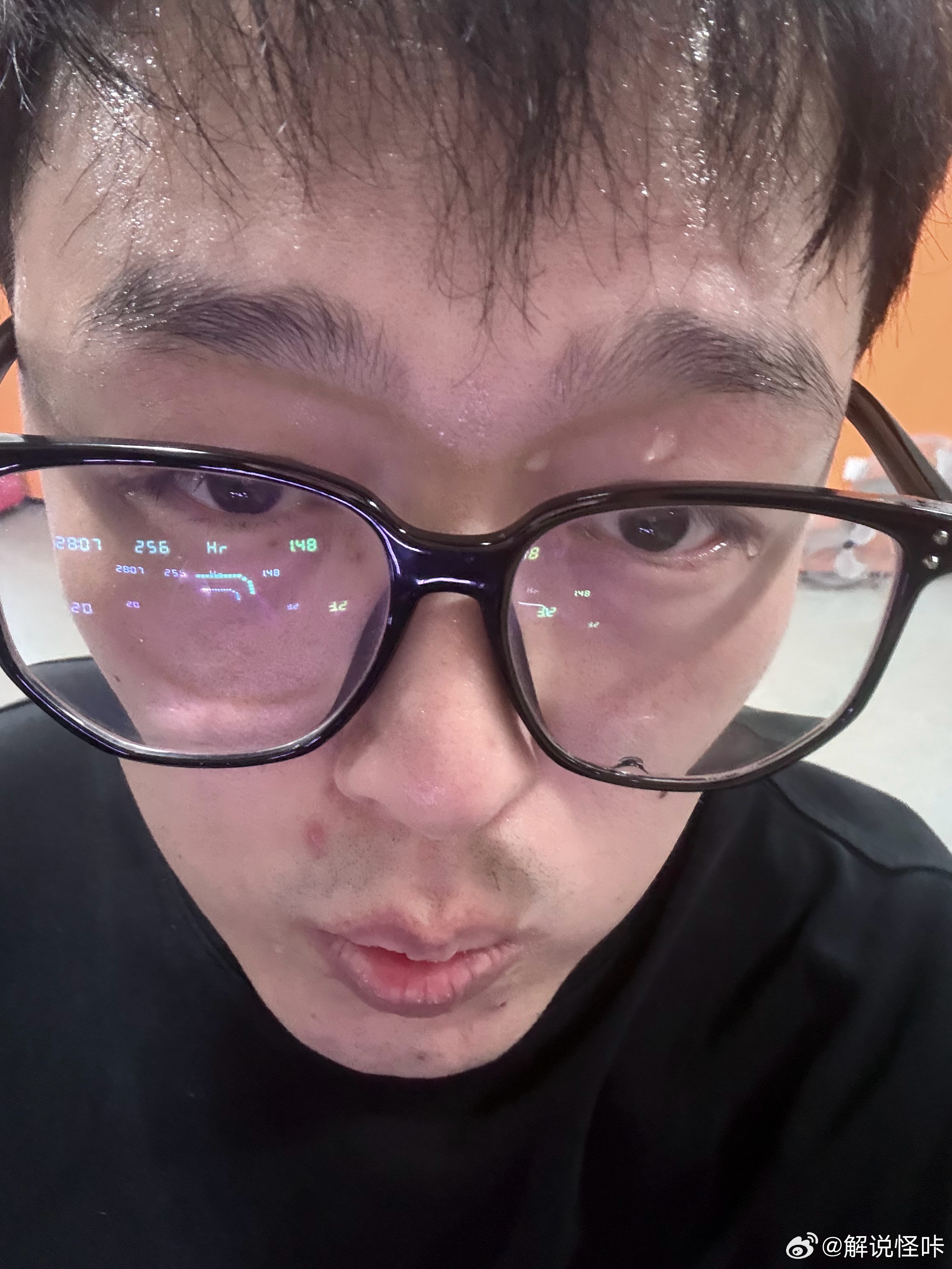 解说怪咔[超话]cfpls28 最近没比赛 有在好好健身[加油] ​​​