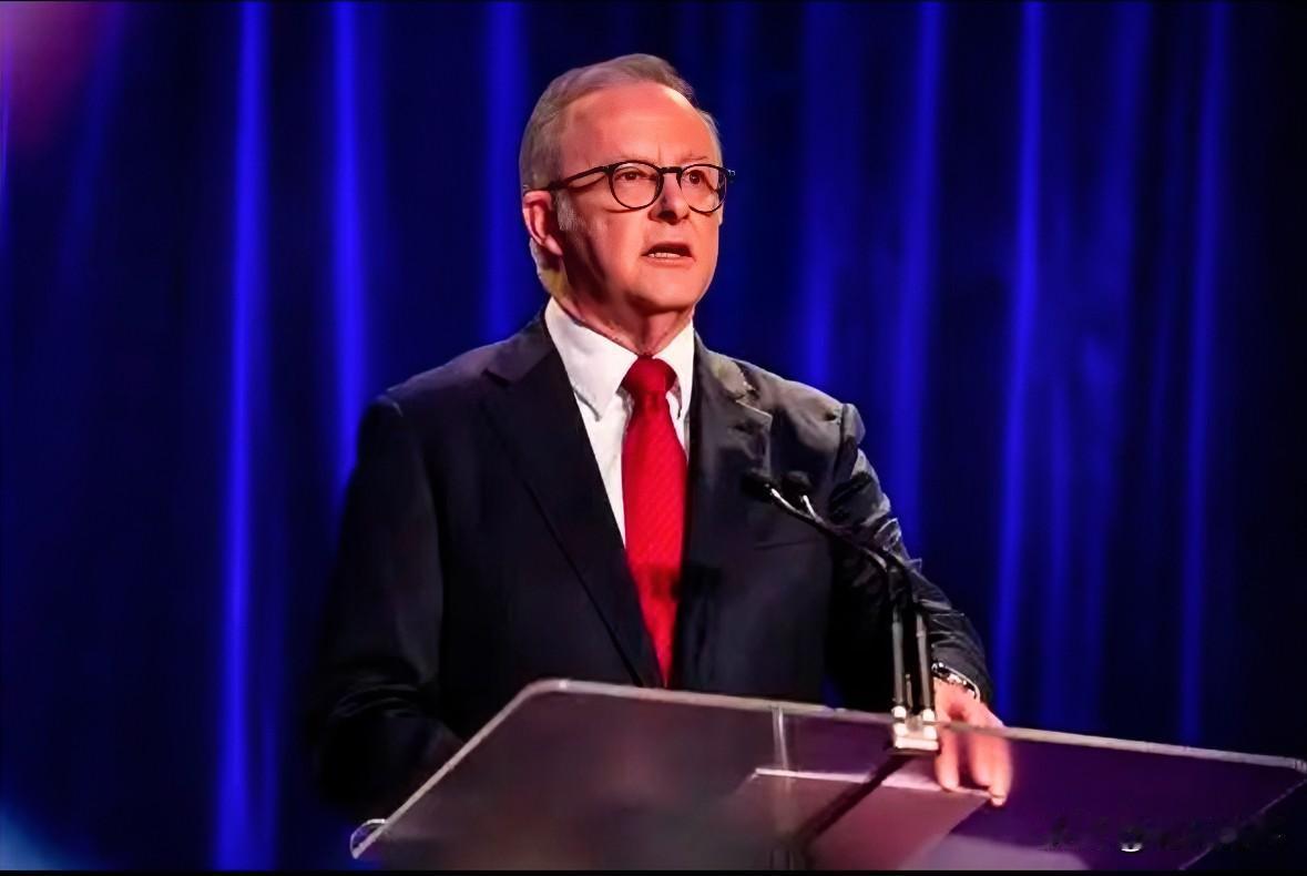 澳洲这回的吃相，属实是给我看笑了。

当年达尔文港是个烂摊子，连年亏损，甚至成了