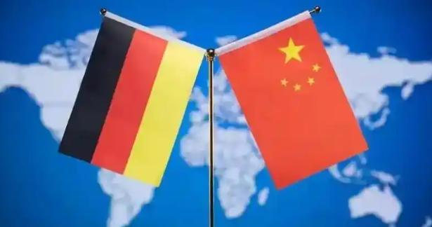 沈伯洋前脚刚在德国议会叫嚣“台湾是主权国家”，甚至放话“快来逮捕我”，不到24小