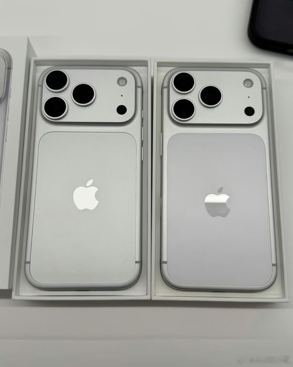 iPhone17Pro和18Pro外观对比区别太小了，要看的出新的还得买新颜色的
