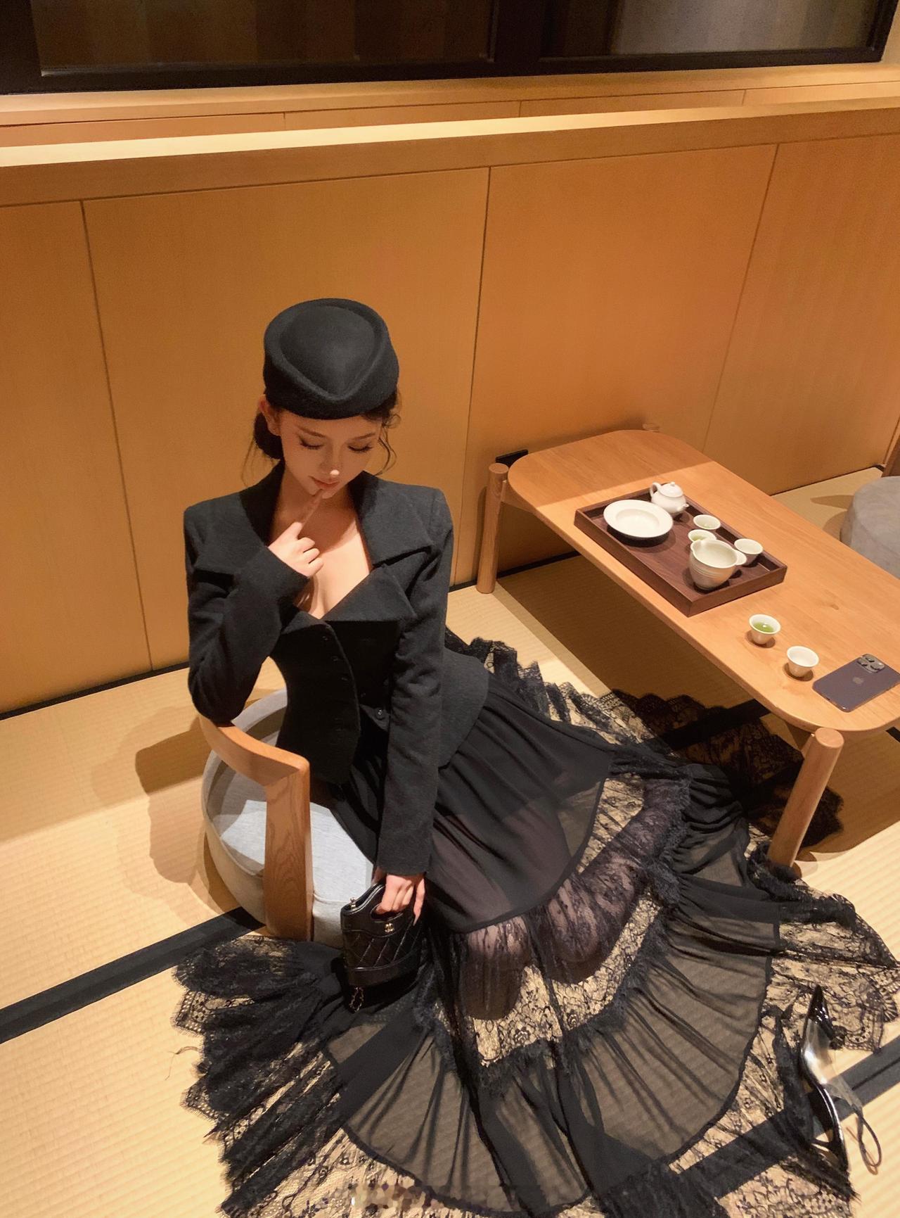 这样的一字肩谁能不爱呢[偷笑][偷笑][偷笑]一字美肩