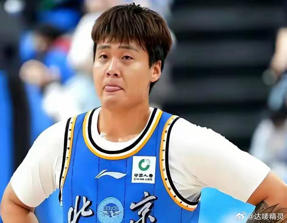 曝周琦赵睿缺阵北京队热身赛 周琦、赵睿因伤病恢复及个人原因无缘北京热身赛，双星同