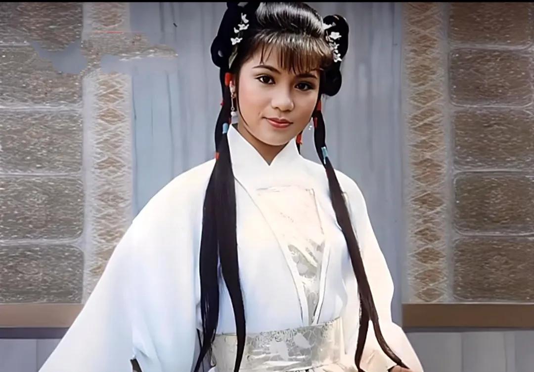 看过黄日华版《射雕英雄传》吗?黄日华版的《射雕英雄传》是我最早接触到的武侠剧，那