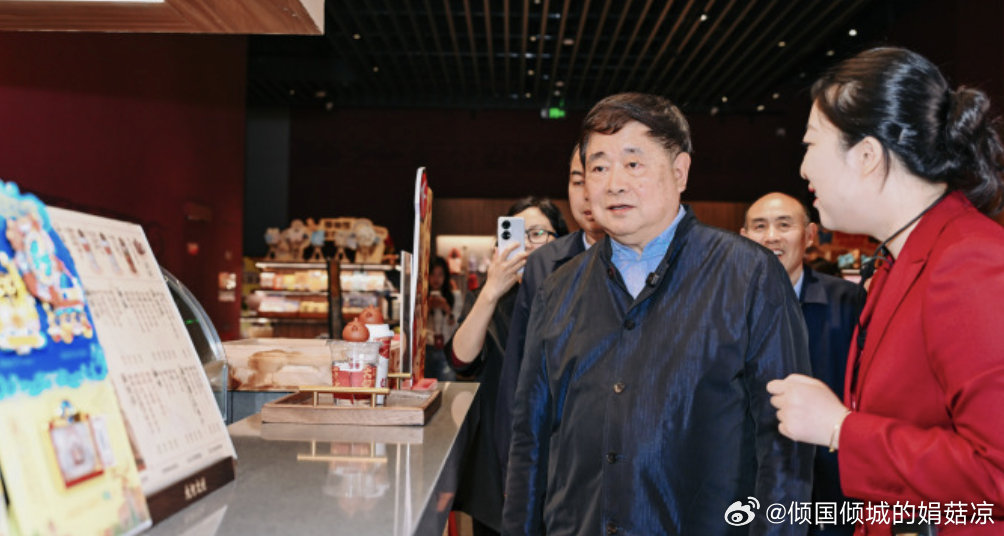 这位看门大爷曾管186万件国宝单霁翔谈一年数万应届生报考故宫文遗云图昔日故宫，如