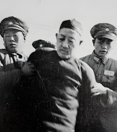 1946年，在南京军事法庭接受审判时，大汉奸齐燮元举止傲慢，态度蛮横，对自己投靠