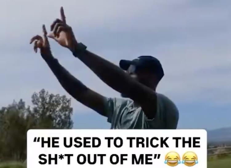 詹姆斯：“每次我对上科比，在无球的时候科比就给队友打手势战术，我就在想他们到底想