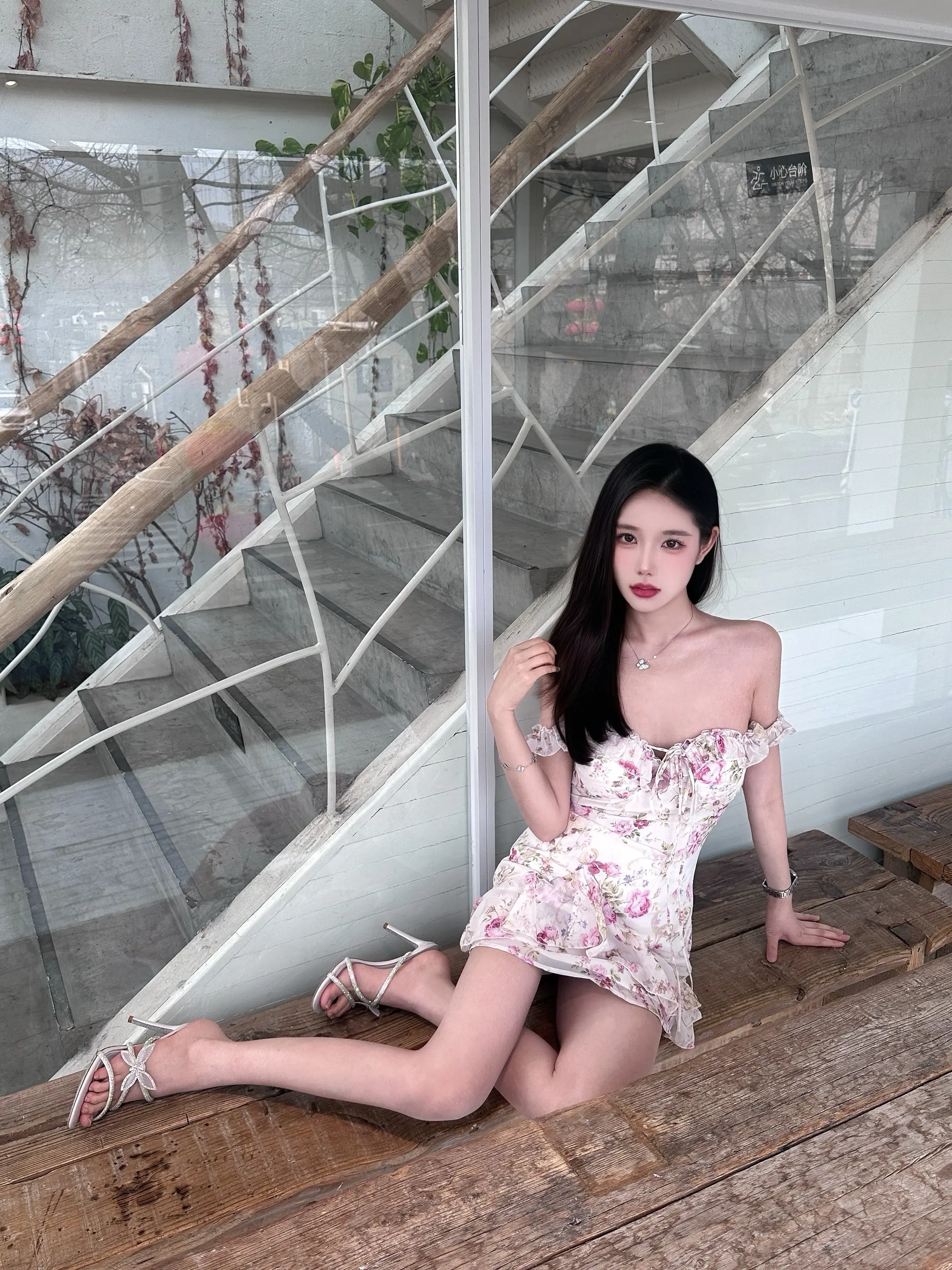 我的脸变圆了 但是我很开心 因为最近吃得饱 睡得好 好幸福