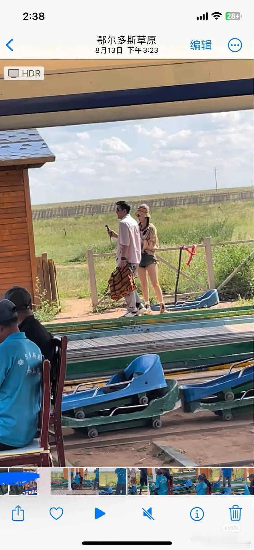 反正节目里人设是假的，全是剧本炒作。有网友8月还偶遇他俩甜蜜出游，扭头上节目装疲