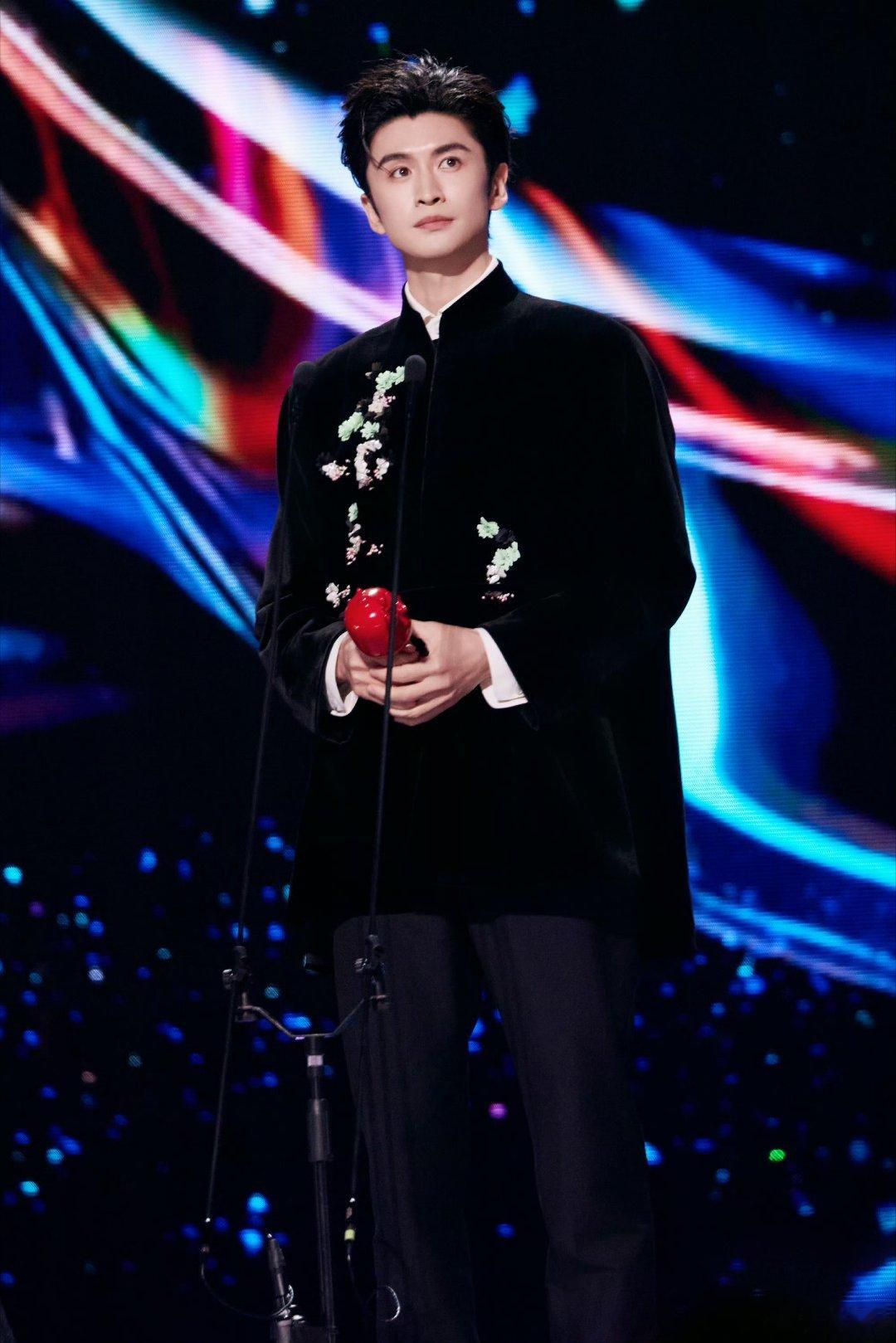 张云龙来战 zyl张云龙萧逸寒 于我而言，日月星辉之中，你是第四种难得