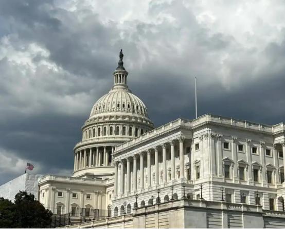 美伊又闹出新花样了，停火协议眼看就要到期，结果俩国家跟唱对台戏似的，你说我不对，