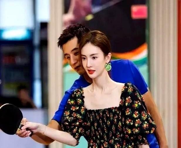 张继科最近又被推上风口浪尖了！

东京奥运那会儿他明明没参赛，热搜榜上却挂着他的