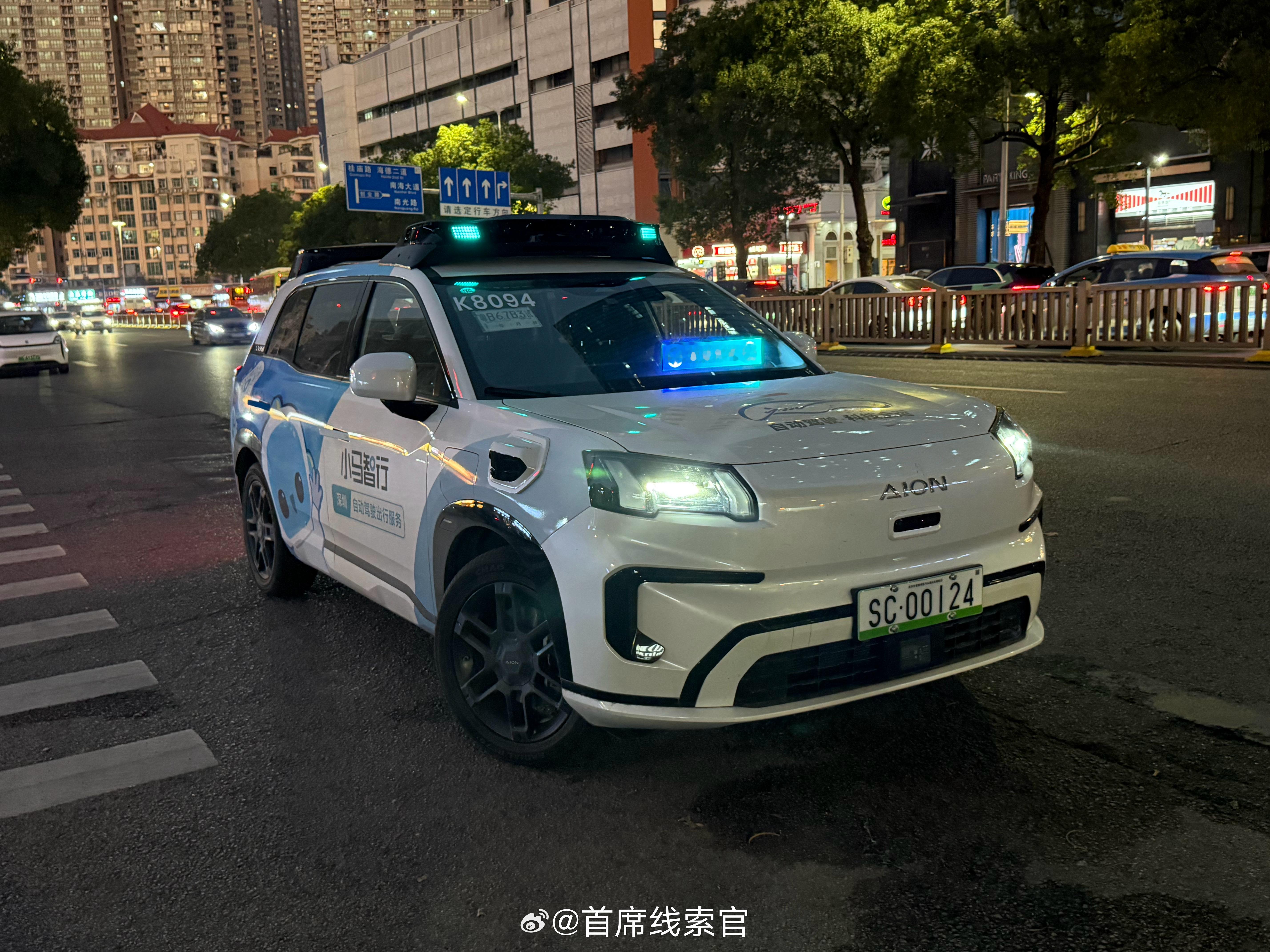 这辆小马智行的 Robotaxi 安全把我拉回了酒店。整体还是比较稳的，效率挺高