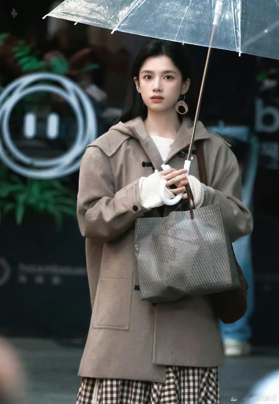 张婧仪陈清雾“有点太美好了 我的女孩！陈清雾你美！张婧仪你美！！ 