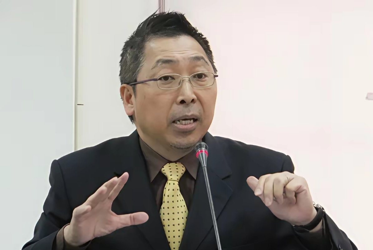 唐湘龙说：有人问这次郑丽文到大陆为什么没有铺红毯迎接？这是因为台湾和大陆的关系不