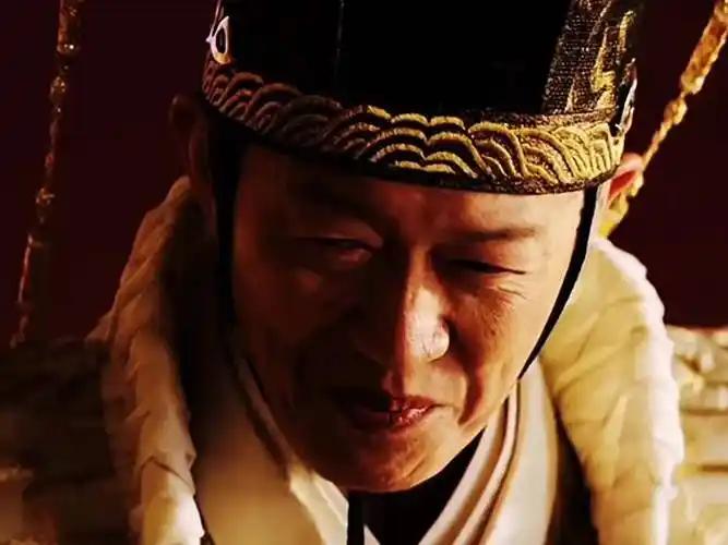为什么杀了魏忠贤不久，大明朝就垮了？很简单的道理。给魏忠贤一百万军费，他会吞掉四