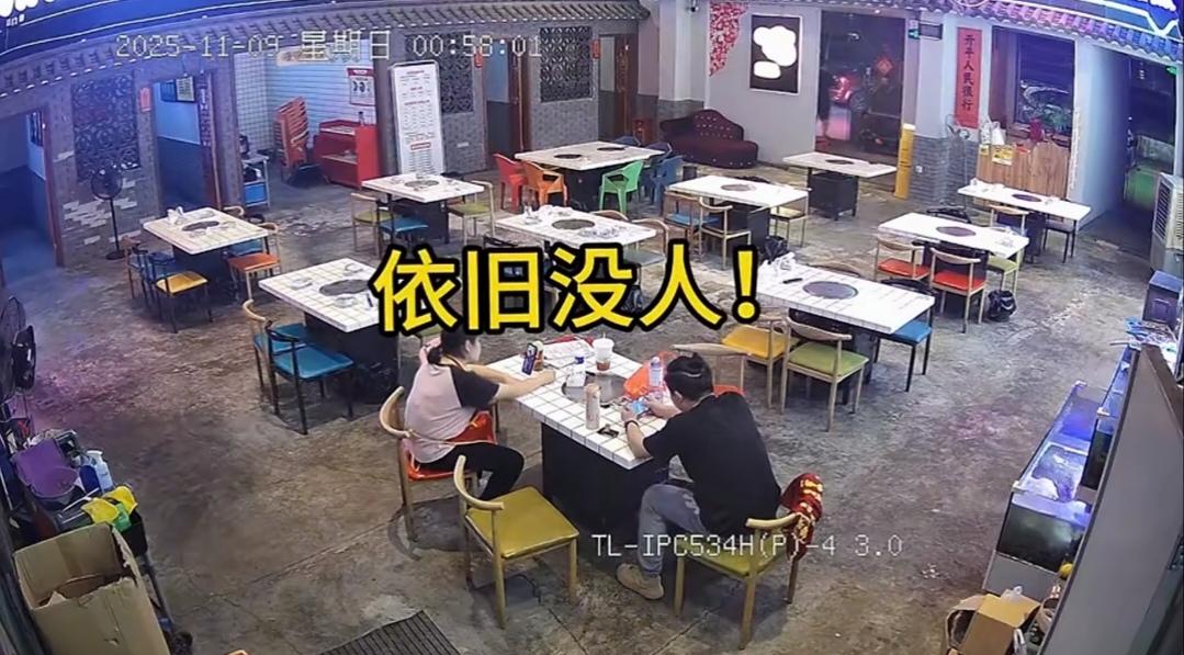 有时候到外面吃饭，如果发现某家店没顾客，我也会下意识的走开，去看下别的店。一般会