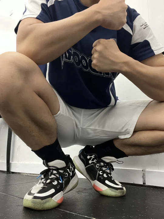 摆弄小臂