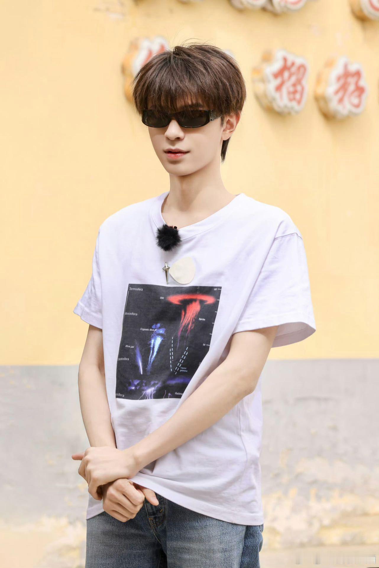 何浩楠182的身高125的体重何浩楠要吃到130斤天才厨人 小何路透带五花肉co