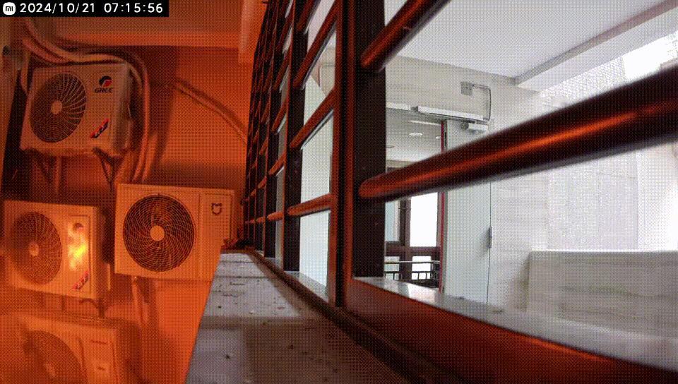 福建一未成年高空丢烟头引发火灾 近日，福建安溪县某高层住宅小区一个未熄灭的烟头从