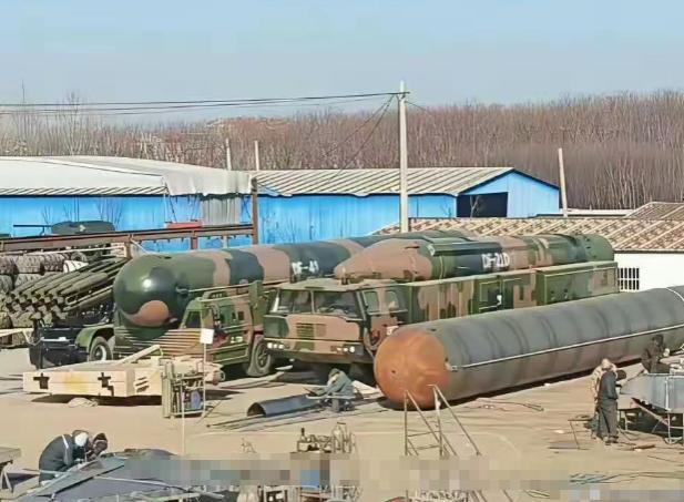 美国终于能“安枕无忧”了，原来中国的东风-41洲际导弹竟是这样的......
 