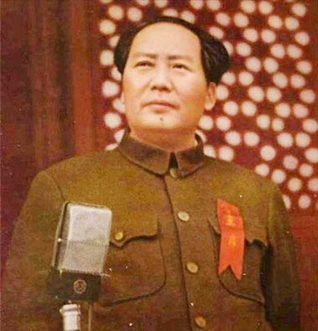 毛主席临终前为何拿掉叶元帅军权？众人不解，多年后才知主席高明
1976年的北京，