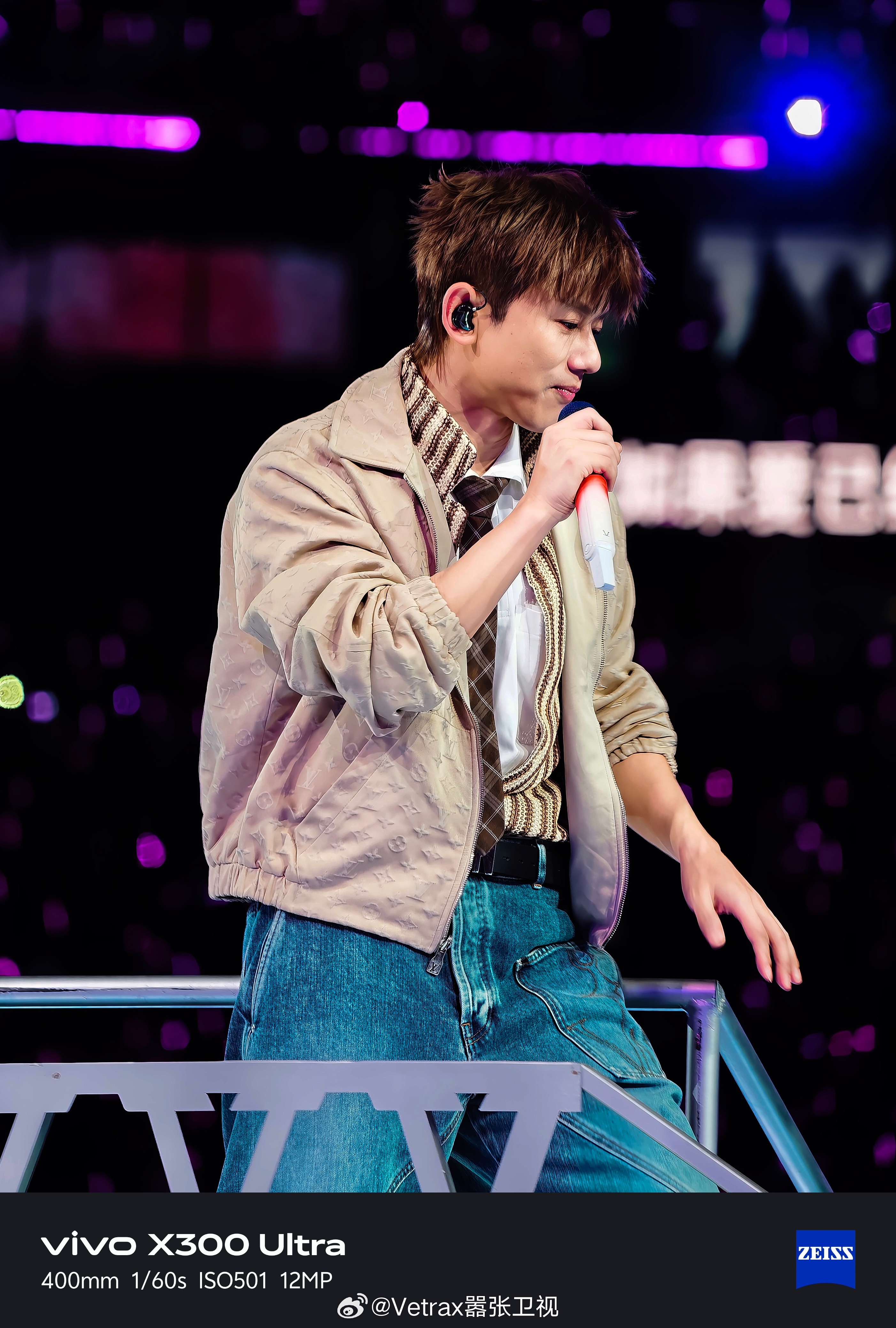 张杰的演唱会真真的唱满三小时，而且嗓音是真的顶……张杰未live巡回演唱会 张杰