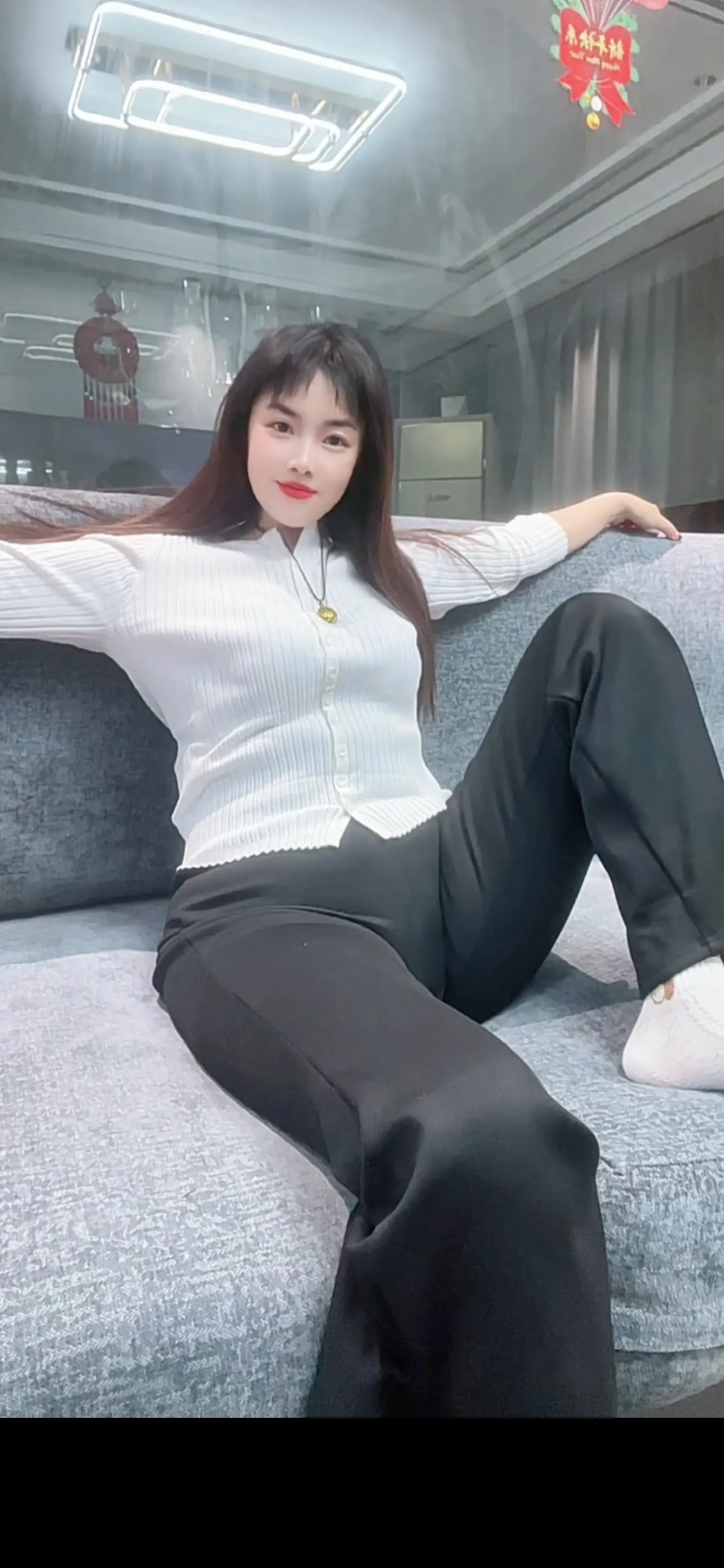 谁都靠不住。除非你有用，在这个烟换烟，酒换酒的时代，不要高估你自己和任...