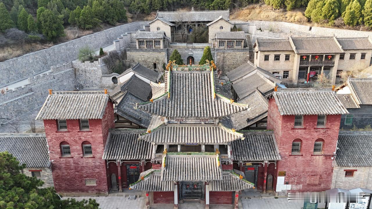山西高平定林寺，原名永德寺，因寺侧有定林泉，更名为定林寺，始建于南北朝，留存建筑