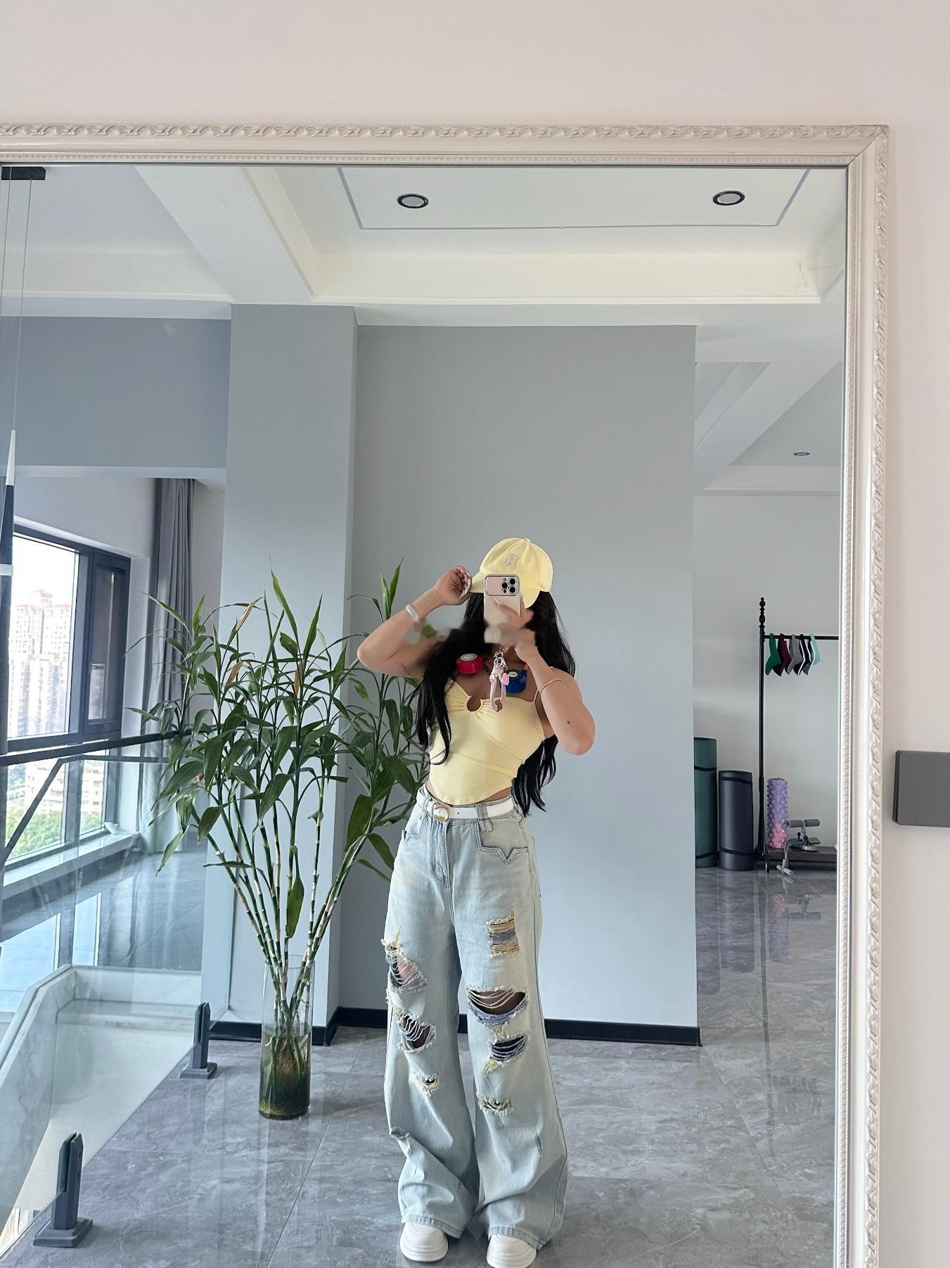 好喜欢的一条裤子，时尚感拉满时尚今日穿搭[超话]牛仔裤OOTD[超话]日常穿搭[