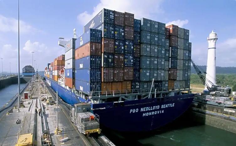 巴拿马抱美国大腿翻车，抢港放狠话仅18天就卑微求饶，一手好牌彻底打稀烂。

巴拿