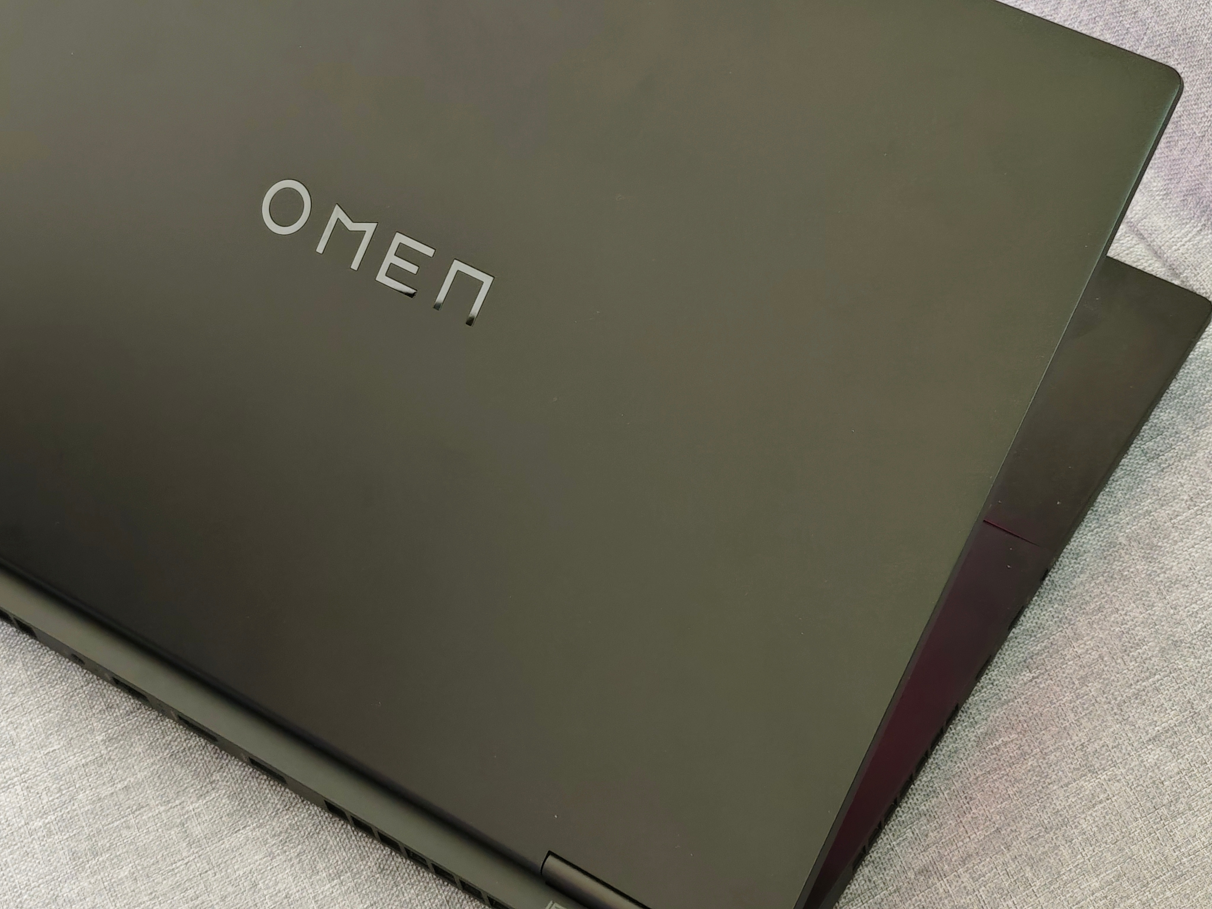 暗影精灵10我已经用了几天了。是时候跟大家聊聊了。从产品的硬件上，i9-1490