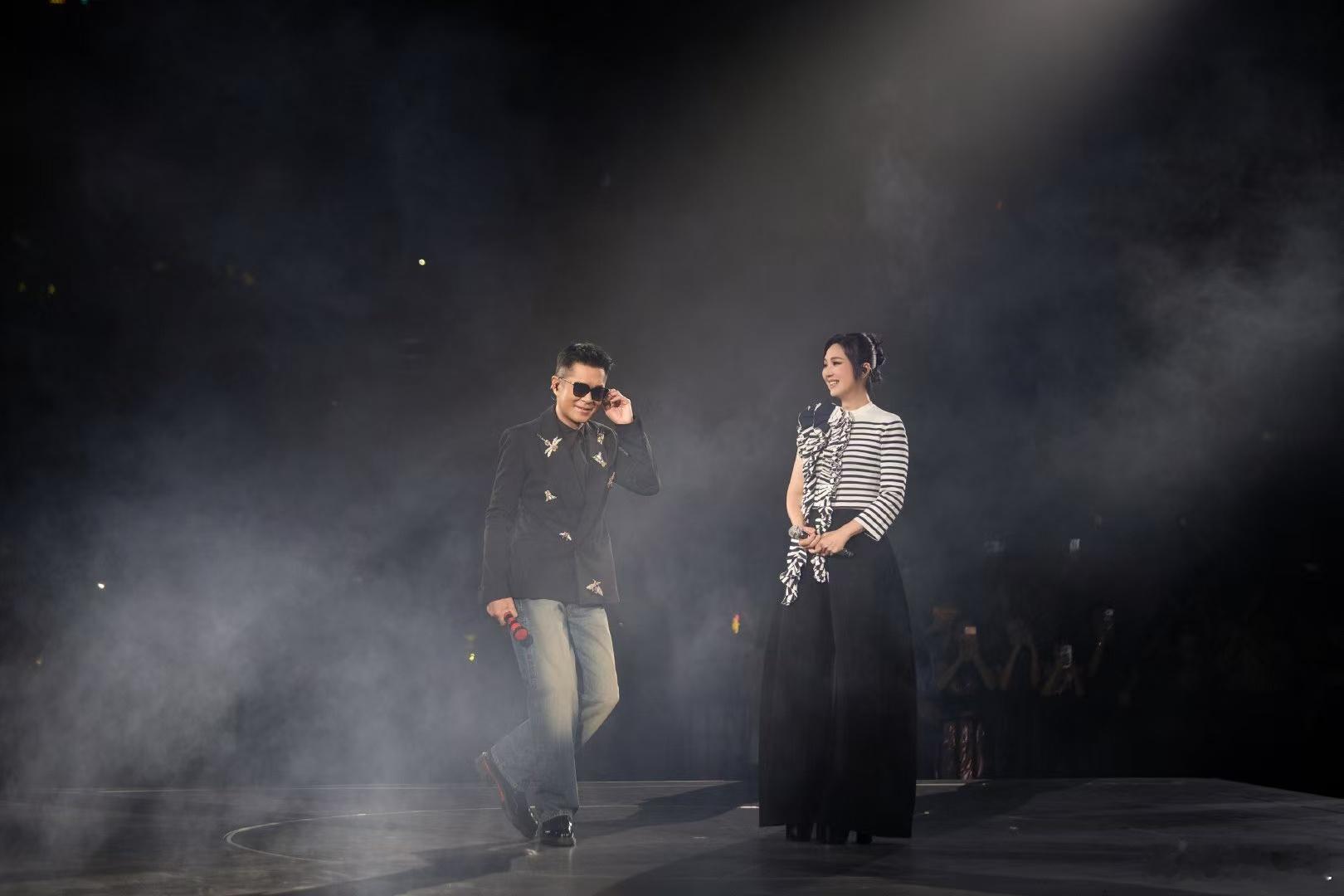 杨千嬅说小半很有份量杨千嬅近期合作舞台好有故事感一曲《小半》和陈粒解锁温柔新风格
