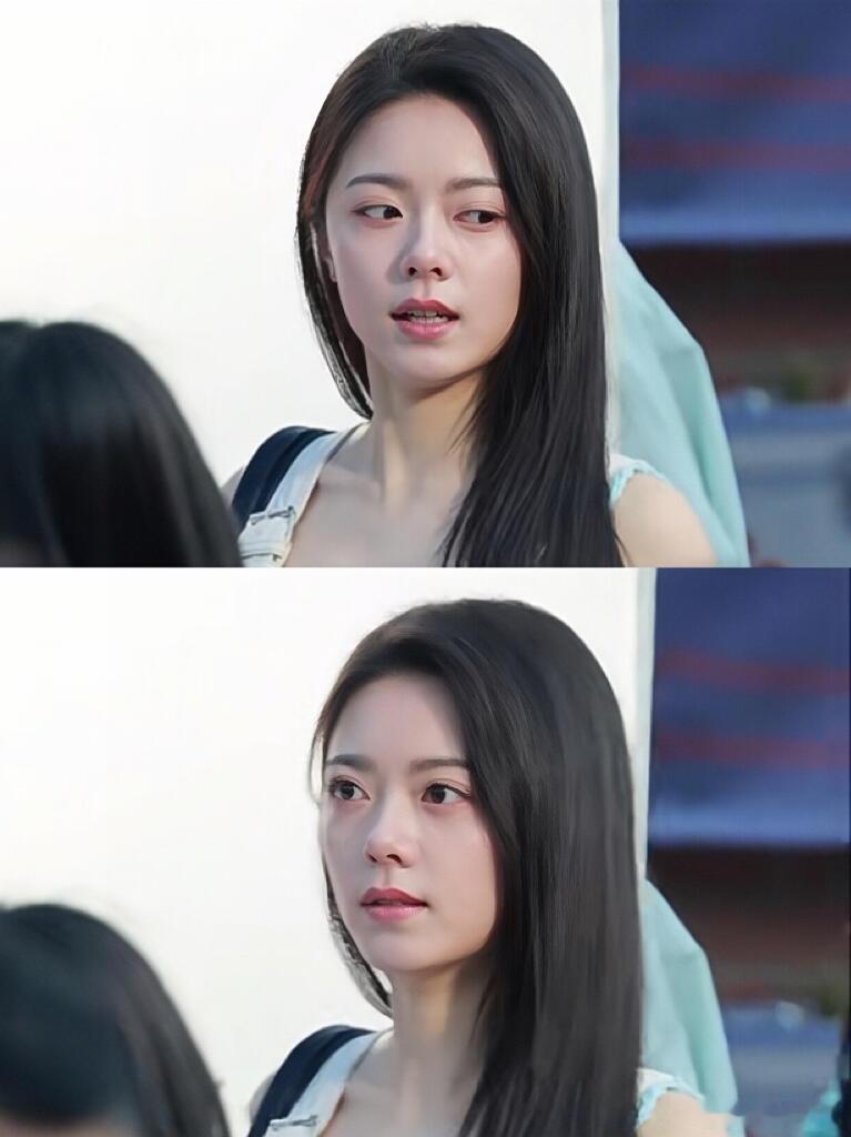   赵今麦骄阳似我背带裙路透  赵今麦扮女大，背带裙添彩。寒日里短袖上阵，冻出的