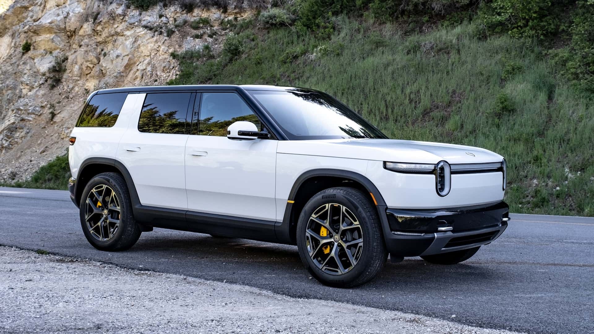 2027 Rivian R2 Performance 