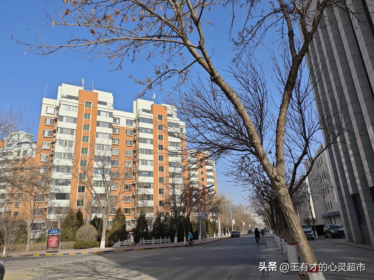 有很长一段时间我总以为“等我拥有了什么，就会快乐”，可真正的安稳，其实来自于对当