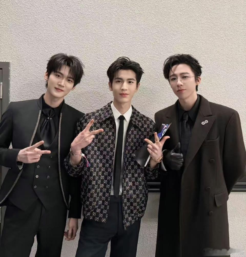 周柯宇火了，牛牛和宁宁的粉丝隐隐约约担忧 