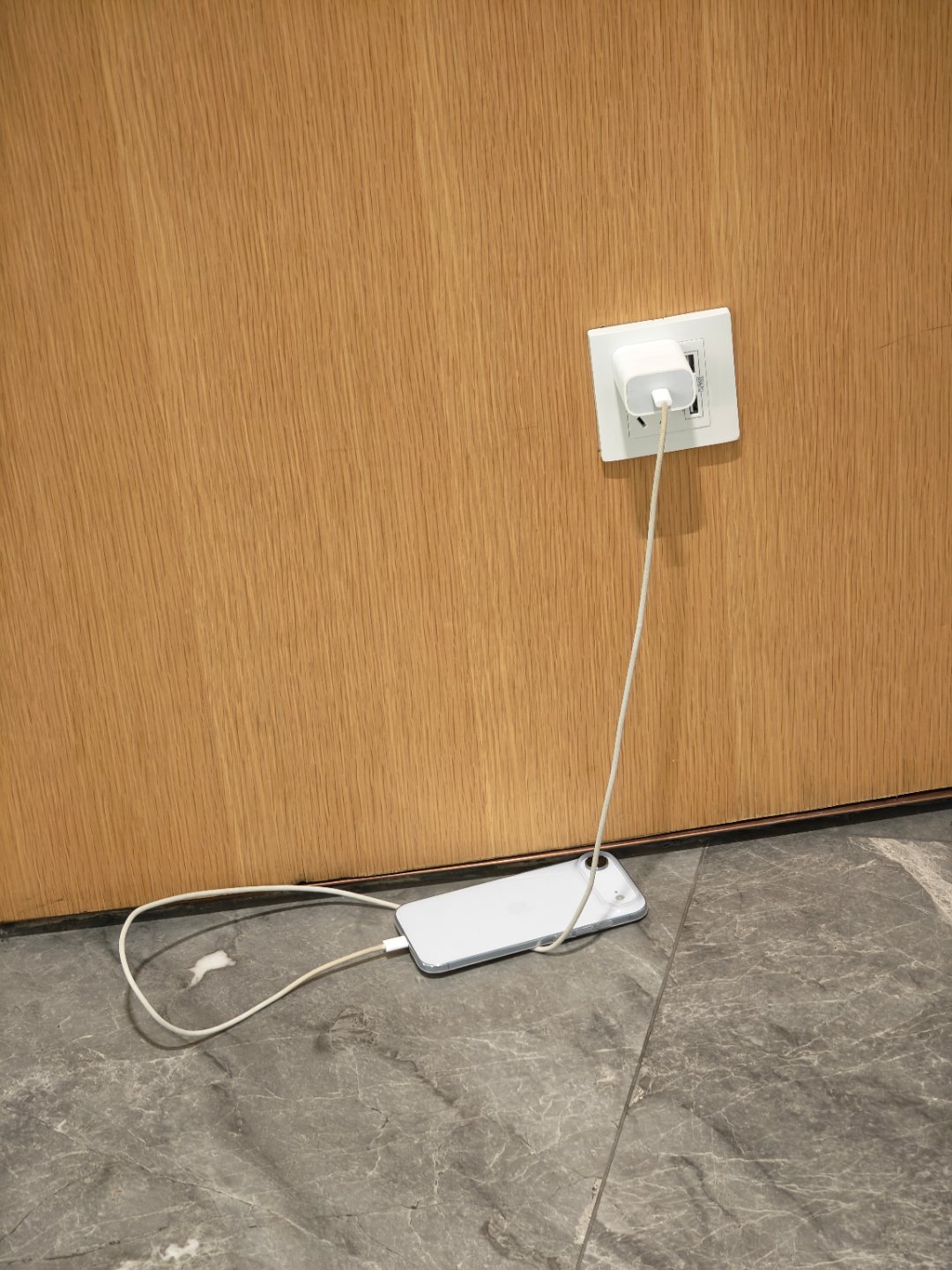 iPhone Air 机主最后的倔强！