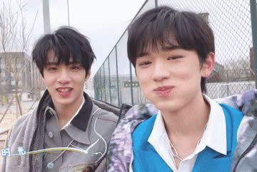 文轩 🐺文轩 爱永不落幕 🐟文轩 一起长大的约定 “我说睡着了给你200 但