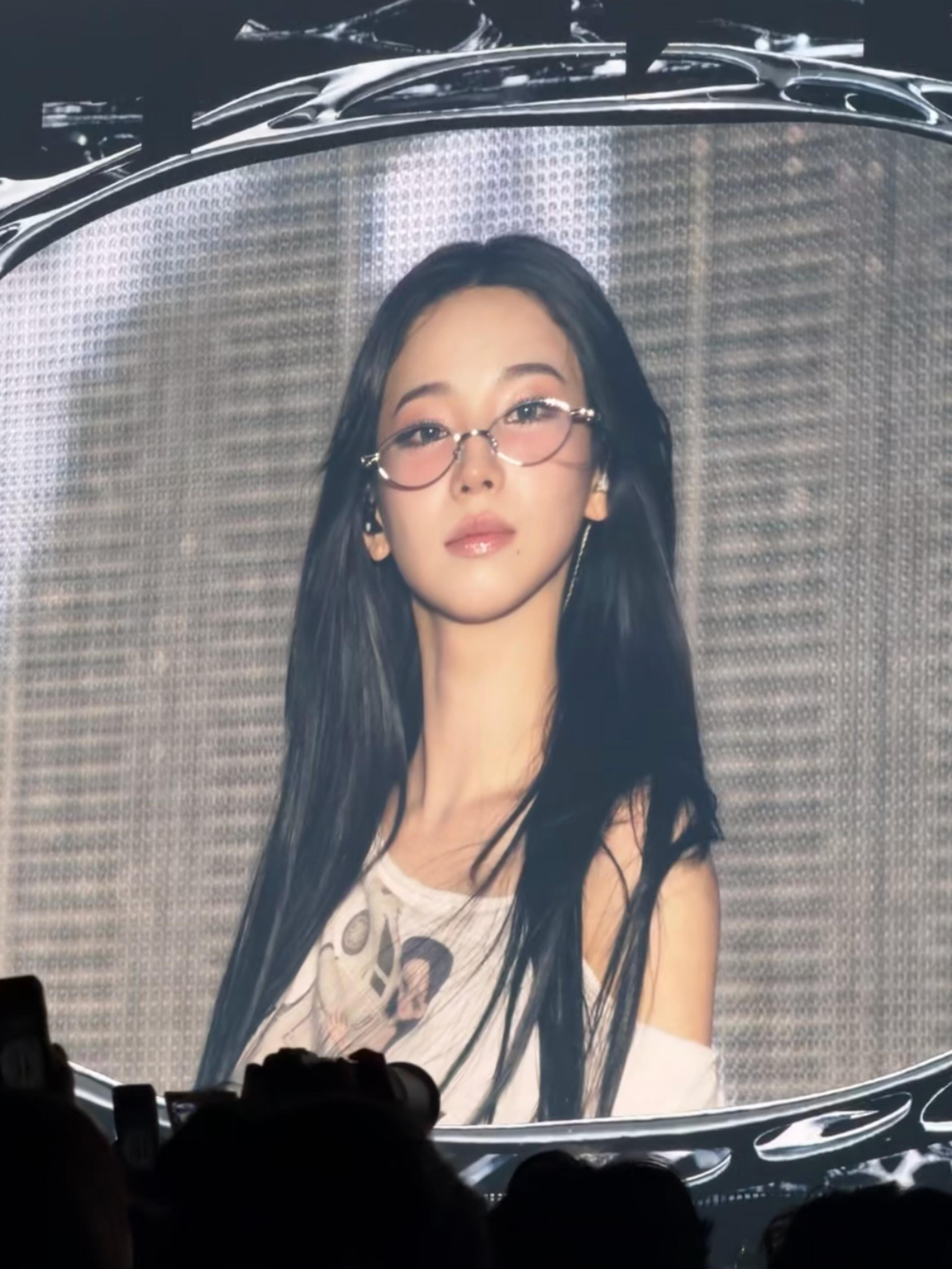 柳智敏大屏生图完全女神来的 