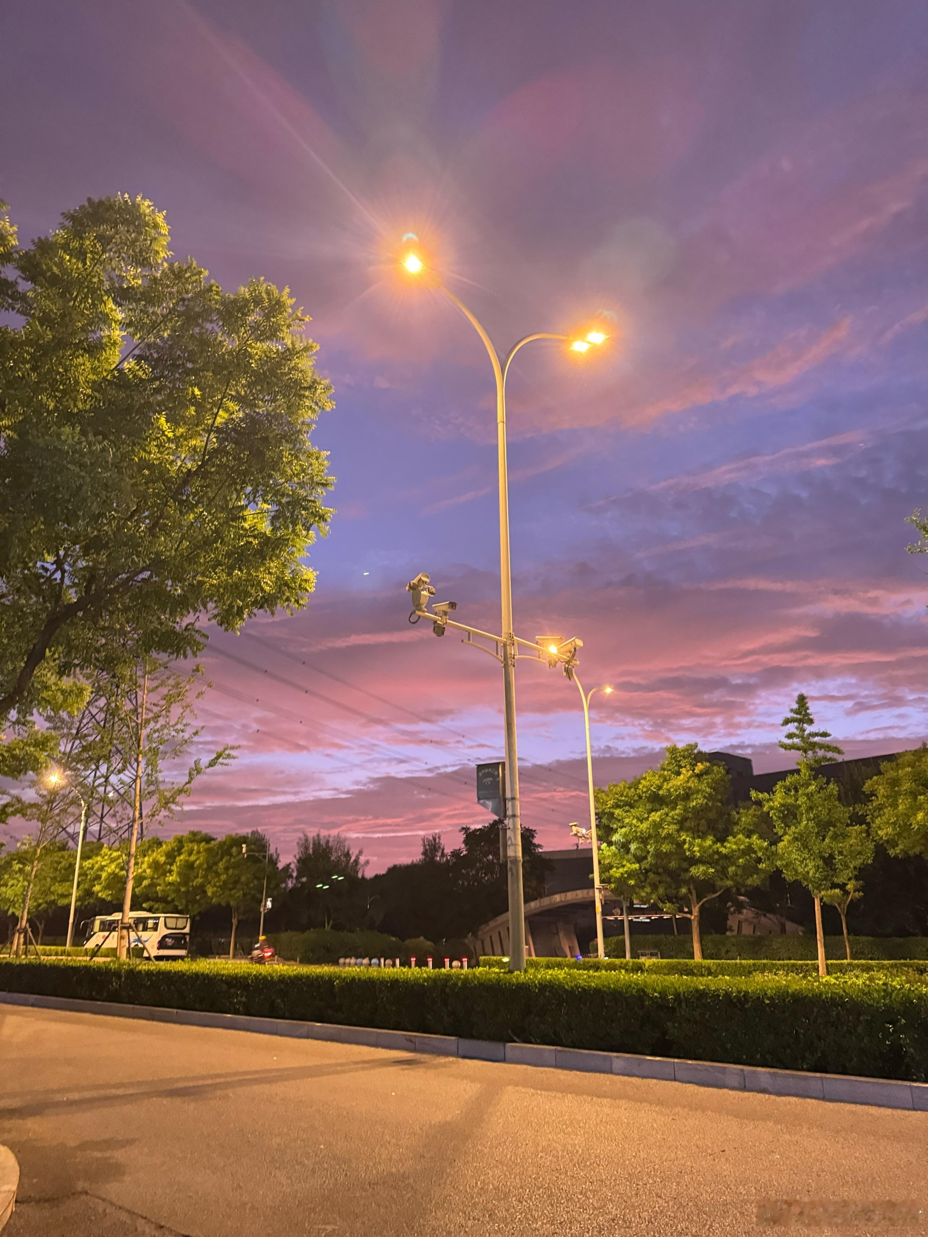 今天北京的夕阳有点过于美了