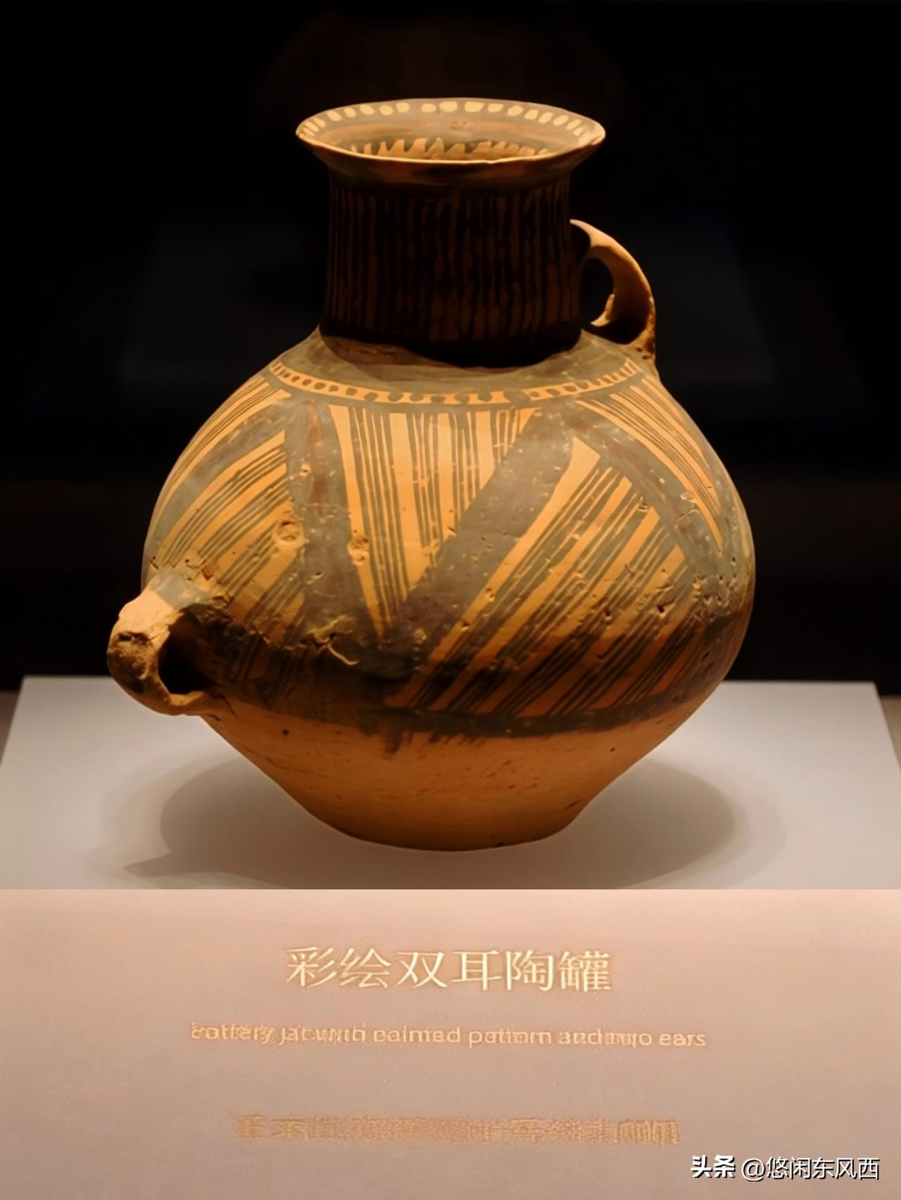 观瓷记
   漫步广州艺术博物院展厅，满目古瓷令人沉醉。
    先见素雅开片青