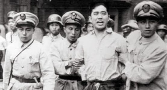 1930年，红军军委书记罗南辉被捕，敌人还没有用刑，他自己就先招了 ，为了试探他