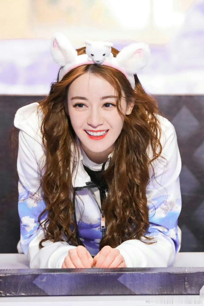 迪丽热巴或将去湖南卫视小年夜春晚网传迪丽热巴参加湖南卫视春晚 迪丽热巴或将现身湖