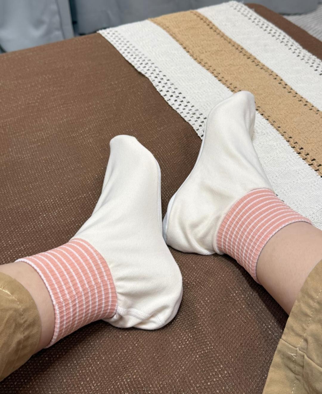 我发现现在奇怪的人越来越多了
跟我同事一起出差
每天睡觉前要泡脚
自己随身携带了